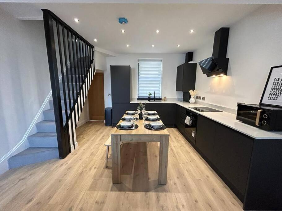 Caernarfon Modern Townhouse Snowdonia Villa ภายนอก รูปภาพ