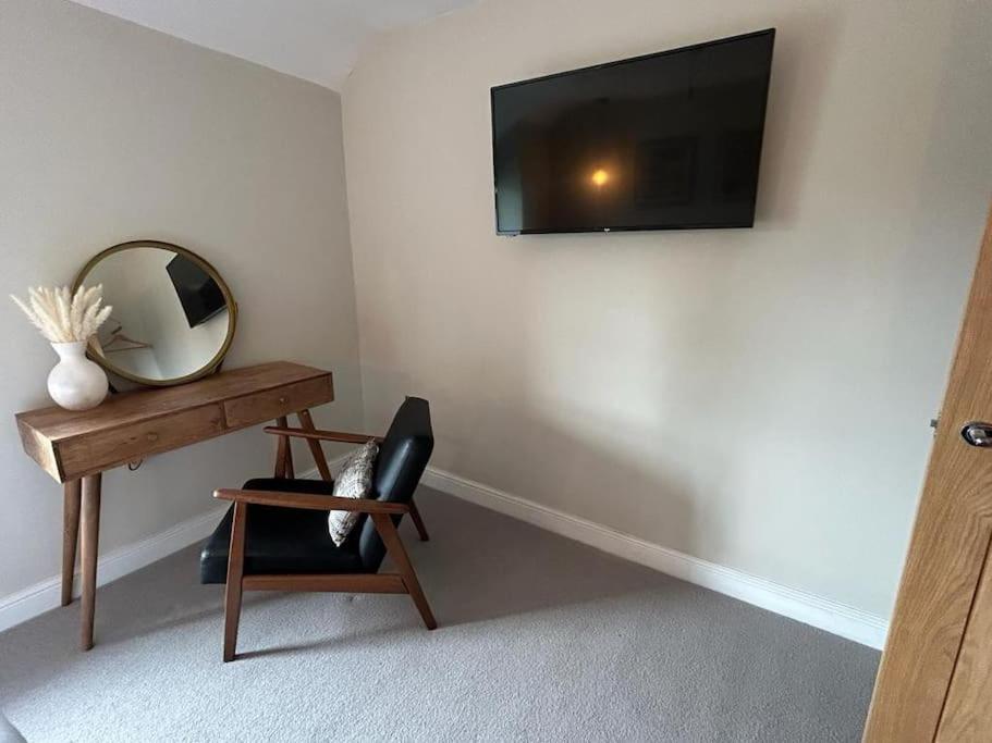 Caernarfon Modern Townhouse Snowdonia Villa ภายนอก รูปภาพ